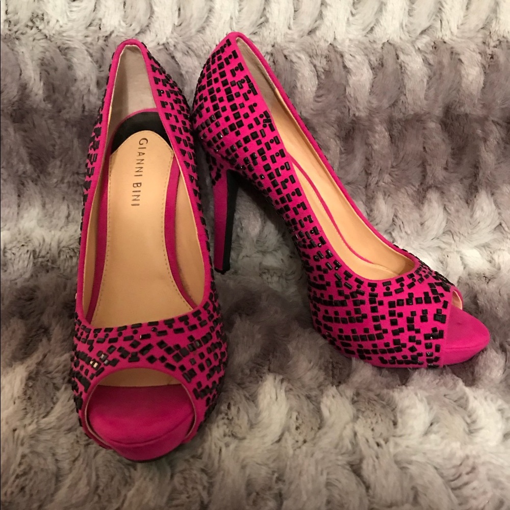 Glamorous Gianni Bini Heels